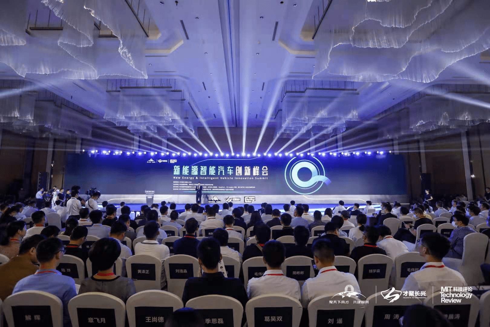 探索未来，2035年新澳天天资料免费大全的全面解析